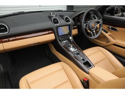 صورة 3 لـ 2016 Porsche 718
