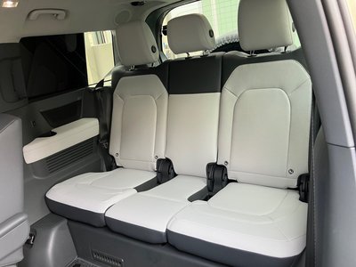 2025 LAND Rover DEFENDER — миниатюра 107