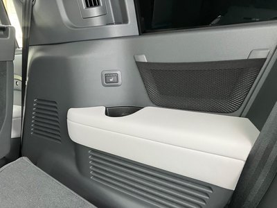 2025 LAND Rover DEFENDER — миниатюра 124