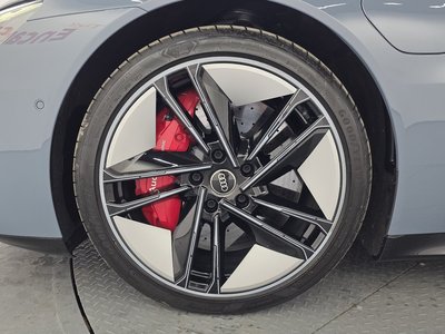 AUDI RS E-TRON GT - 6