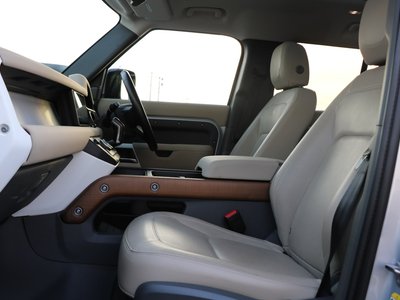 LAND ROVER DEFENDER - 6