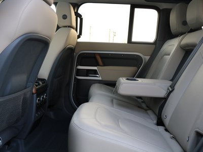 LAND ROVER DEFENDER - 10