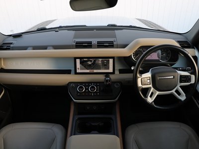 LAND ROVER DEFENDER - 7