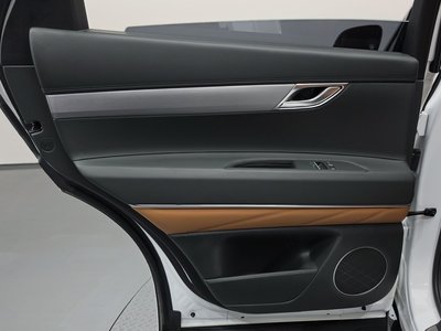 2024 Genesis GV80 — миниатюра 15