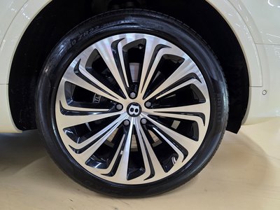 BENTLEY BENTAYGA - 6