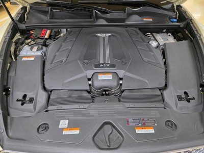 BENTLEY BENTAYGA - 7