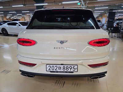BENTLEY BENTAYGA - 3