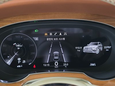 BENTLEY BENTAYGA - 8