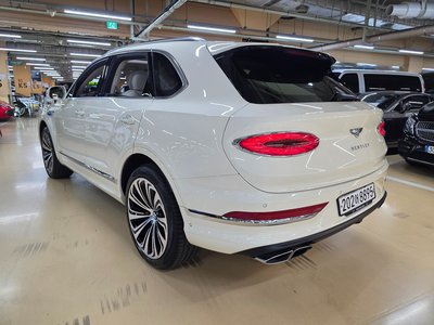 BENTLEY BENTAYGA - 4