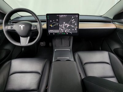 TESLA MODEL 3 - 5