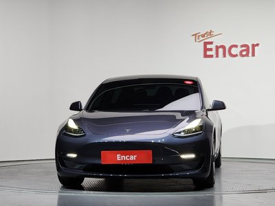 TESLA MODEL 3 - 2