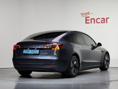 TESLA MODEL 3 - 3
