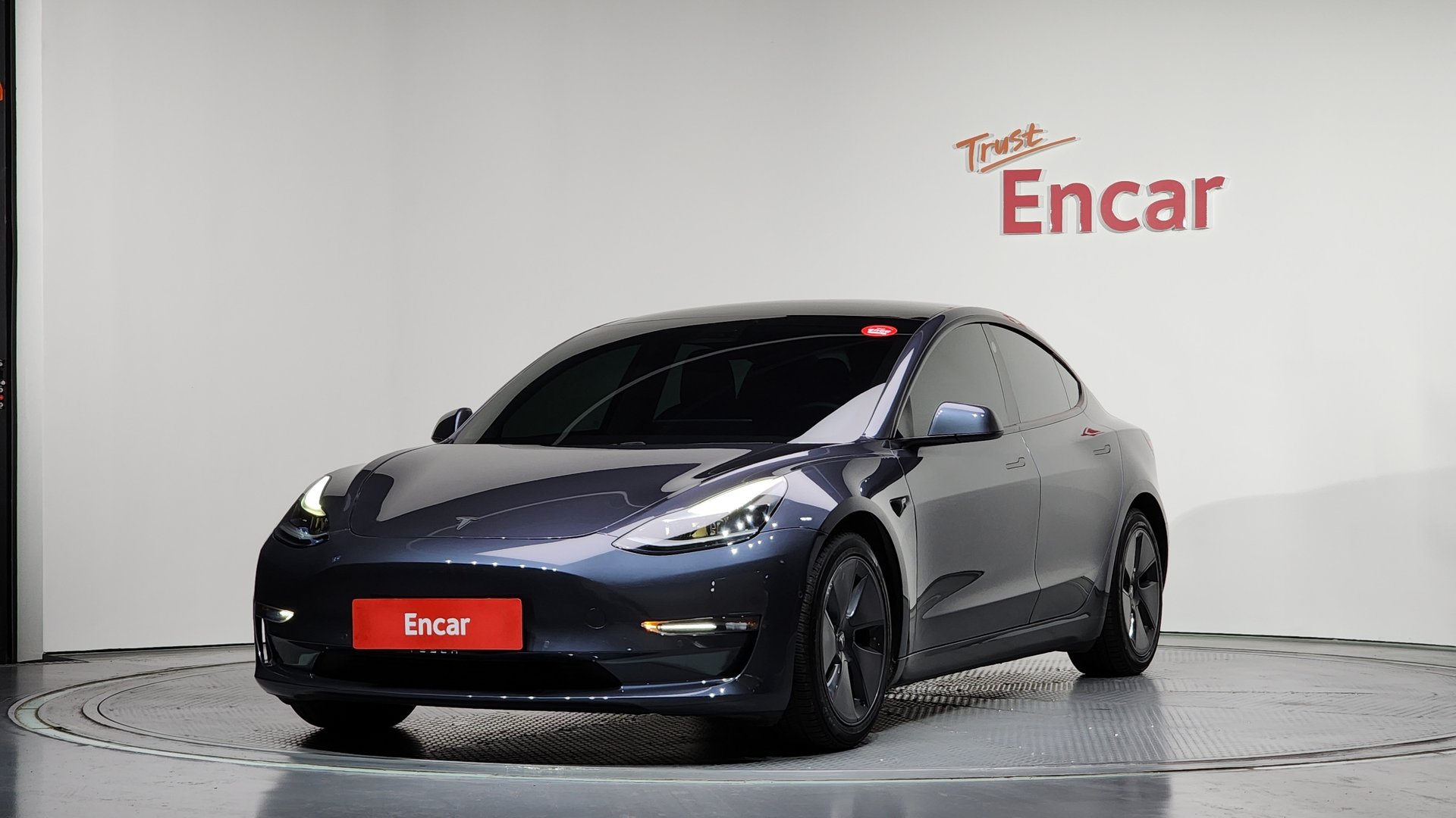 TESLA MODEL 3 - View 1