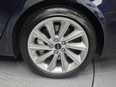 2025 Genesis THE NEW G70 photo 8