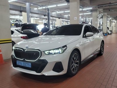 2025 BMW I5 — фото 1