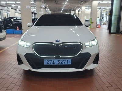 2025 BMW I5 — фото 2