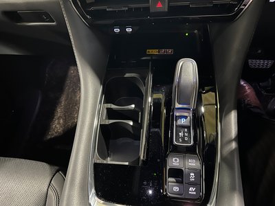 2025 Toyota ALPHARD — миниатюра 13