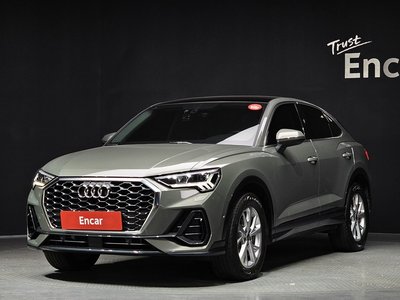 AUDI Q3 - 1