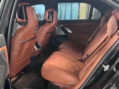 2025 BMW 7 SERIES photo 10