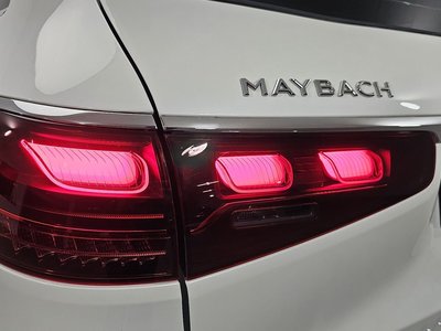2025 Mercedes-BENZ GLS — миниатюра 18