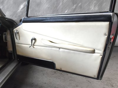 1963 Aston Martin DB4 thumbnail 21