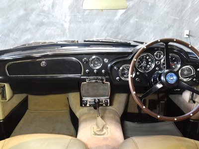 1963 Aston Martin DB4 thumbnail 23
