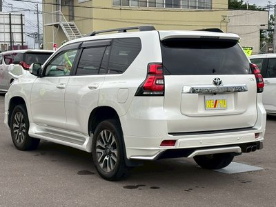 TOYOTA LAND CRUISER PRADO - 9