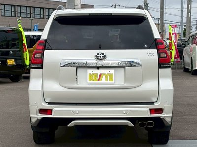 TOYOTA LAND CRUISER PRADO - 8