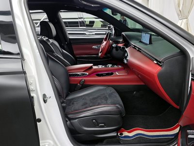 2021 Genesis GV70 — миниатюра 17