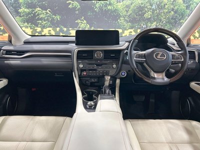 صورة 2 لـ 2019 Lexus RX