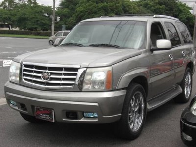 CADILLAC ESCALADE - 1