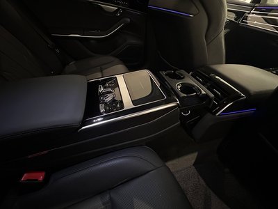 AUDI A8 - 7