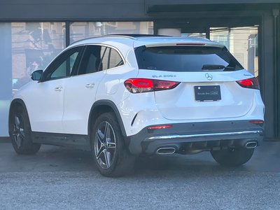 MERCEDES-BENZ GLA - 4