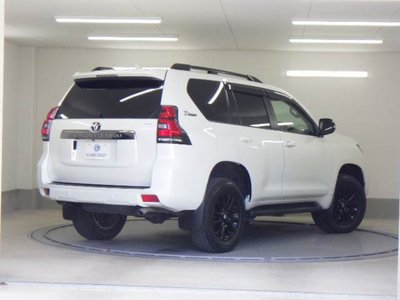 TOYOTA LAND CRUISER PRADO - 2