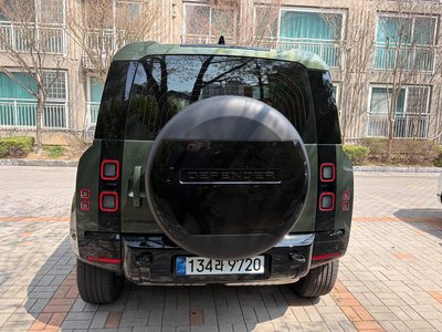 LAND ROVER DEFENDER - 7