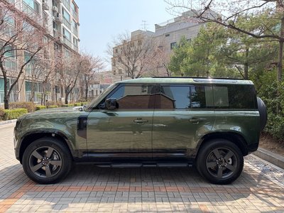 LAND ROVER DEFENDER - 4