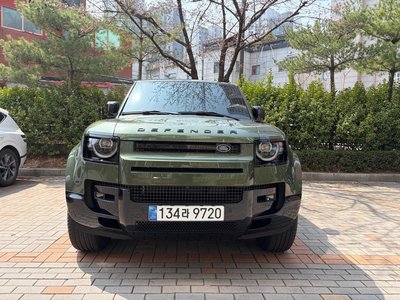 LAND ROVER DEFENDER - 1