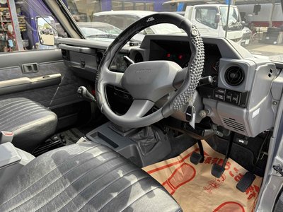 صورة مصغرة 29 لـ 1998 Toyota LAND CRUISER 70