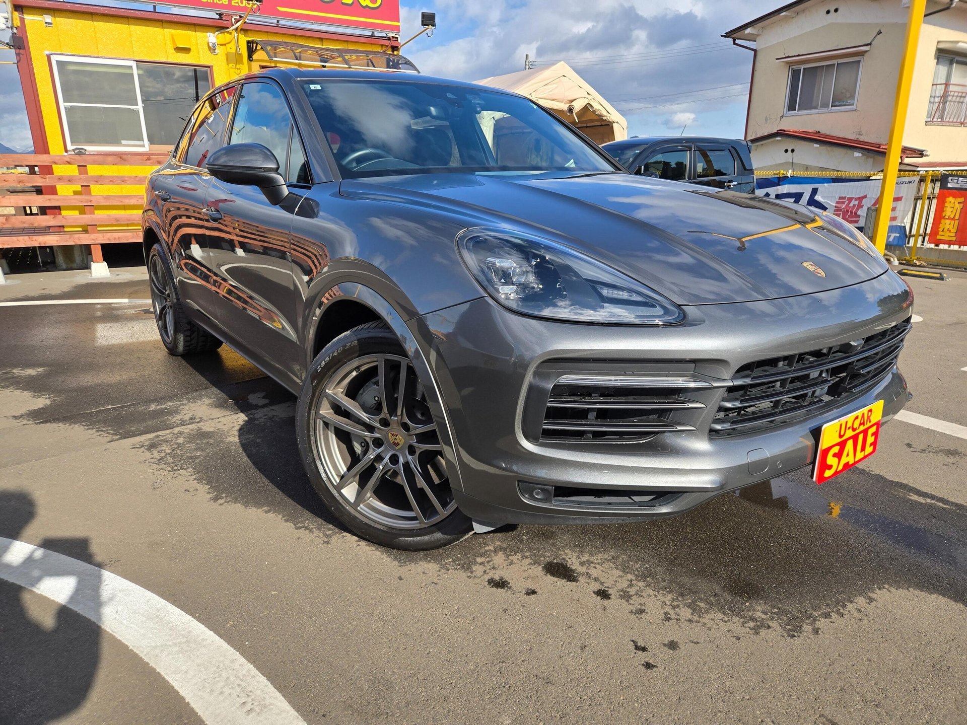 PORSCHE CAYENNE - View 1