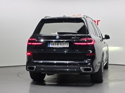 صورة 4 لـ 2023 BMW X7