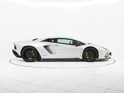 LAMBORGHINI AVENTADOR - 5