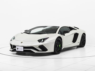 LAMBORGHINI AVENTADOR - 4