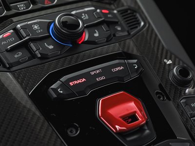 2018 Lamborghini AVENTADOR — миниатюра 27