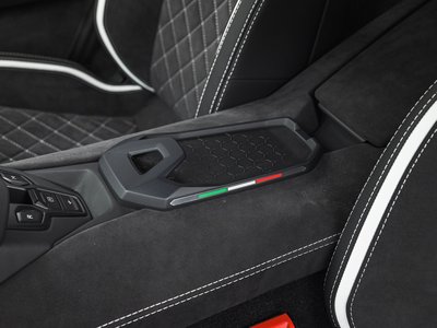 2018 Lamborghini AVENTADOR — миниатюра 26