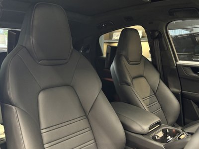 2024 Porsche CAYENNE — миниатюра 11