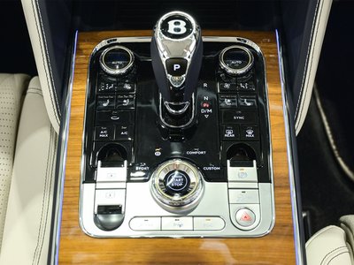 2023 Bentley FLYING SPUR — миниатюра 25