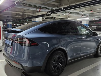 2026 Tesla MODEL X — фото 4