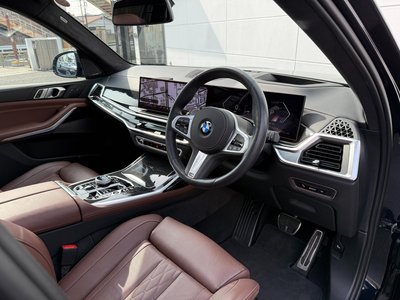 BMW X7 - 7