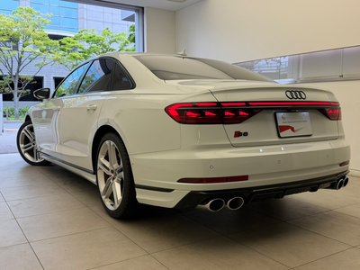 AUDI S8 - 9