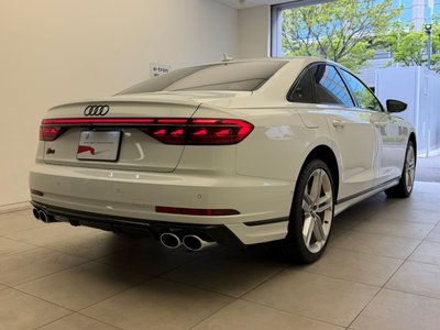 AUDI S8 - 7